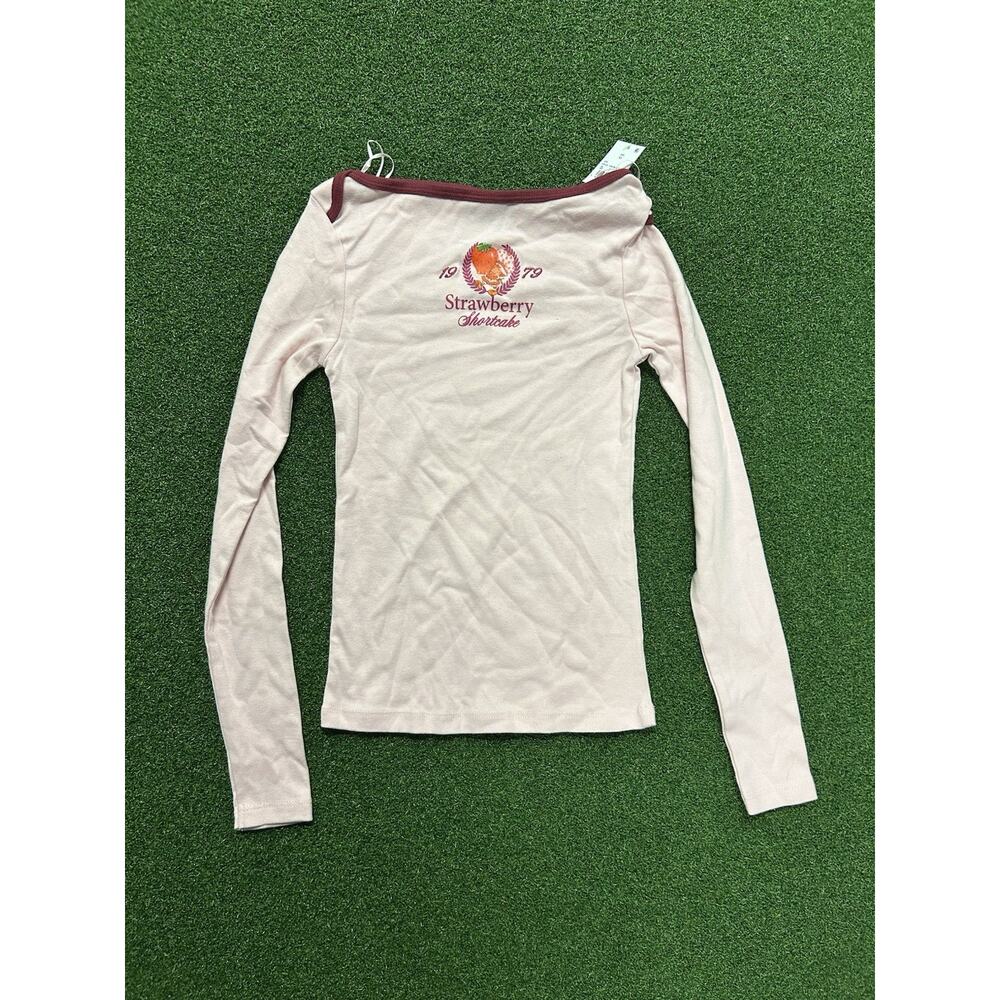 Women's Size XS Strawberry Shortcake Long Sleeve Graphic T-Shirt Light Pink